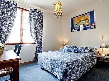 Hotel Auberge Lou Caleou Venejan