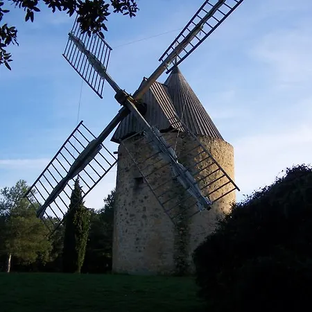 Auberge Lou Caleou 2* Venejan